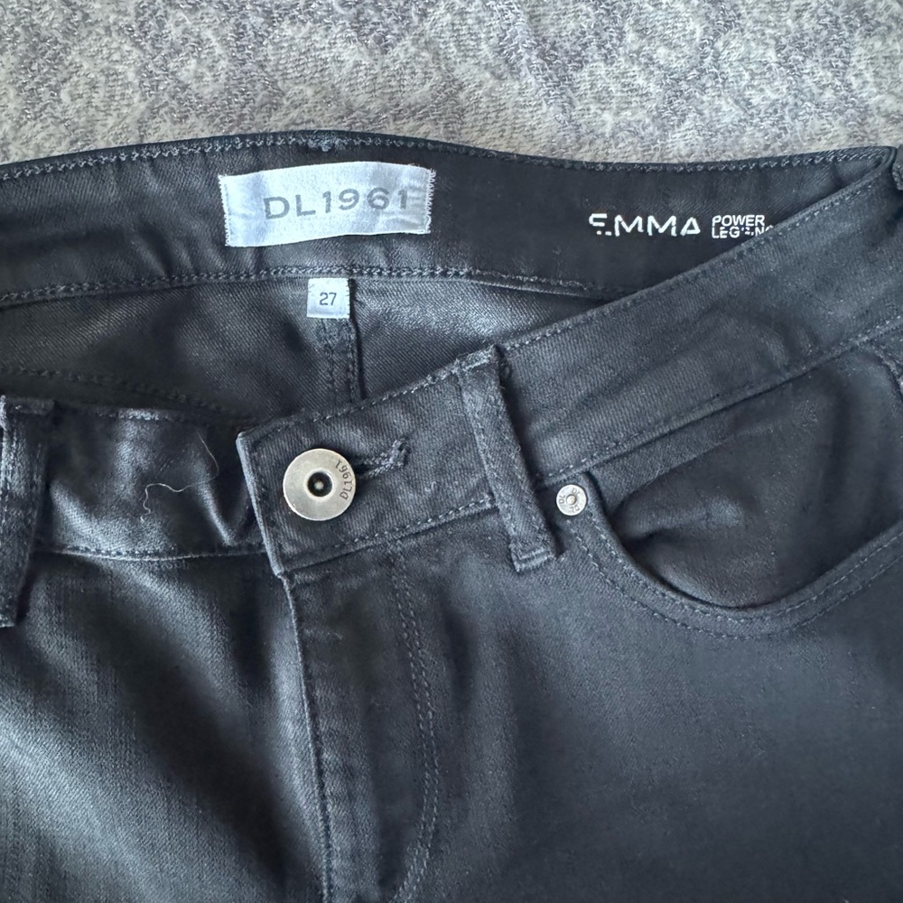 DL1961 Women’s black power legging jeans!